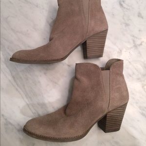 Dolce vita Suede booties